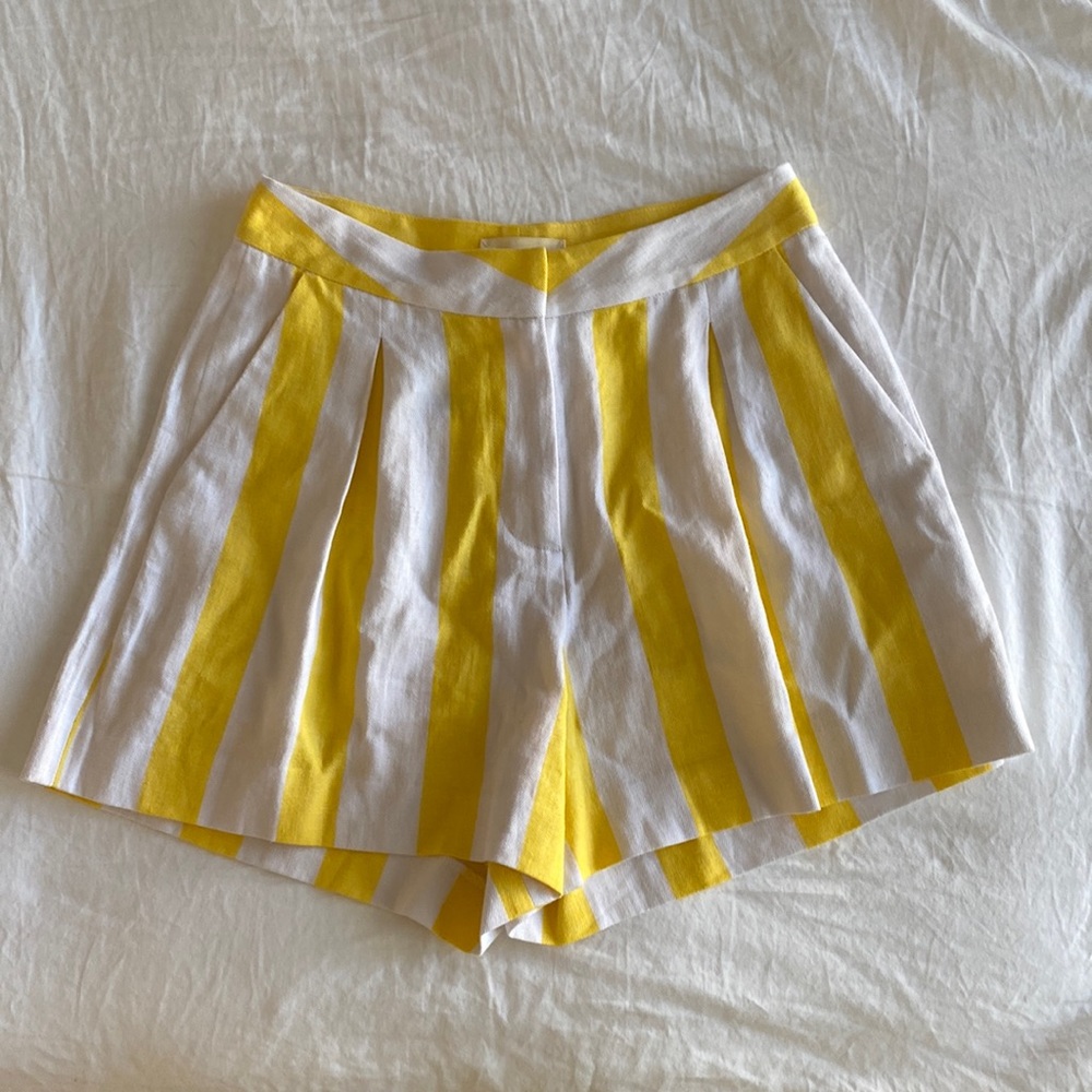 L’agence summer short .